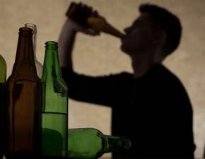 15-latek wypi du ilo alkoholu i straci przytomno. Trafi do szpitala