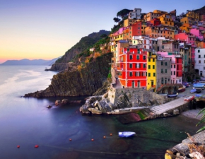 Za zapisanie dziecka do szkoy w Cinque Terre, rodzice dostan 2 tysice euro!