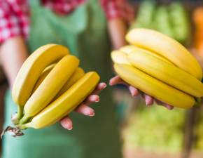 Banany - zdrowe dla jelit i skry, ale nie kady moe je je. Kto musi uwaa?