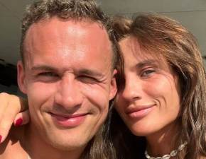 Karolina Gilon i Mateusz wierczyski z Love Island w namitnym pocaunku. Modelka opublikowaa osobiste kadry z partnerem