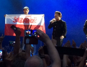 U2 solidaryzuje si z Polsk. Mocne sowa Bono na koncercie