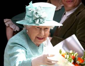 Krlowa Elbieta II cudem usza z yciem? Na teren zamku Windsor wtargn uzbrojony intruz