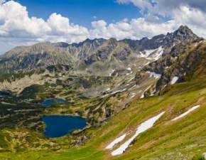 TPN podsumowa miniony rok w Tatrach. 2021 pobi przedpandemiczne rekordy! Gdzie turyci chodzili najczciej? A ktre szlaki omijali?