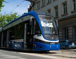 Krakowski tramwaj znowu zablokowa rondo koo Kielc. Drugi raz w cigu kilku dni FOTO