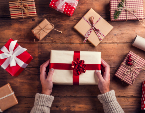 Ile wydamy na prezenty witeczne? Bdziemy oszczdni, czy rozrzutni? Badania wskazuj, e...