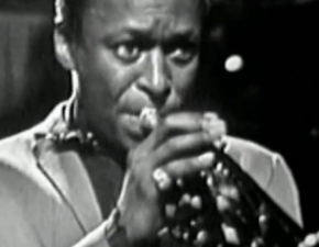 Miles Davis: 89. rocznica urodzin legendy jazzu
