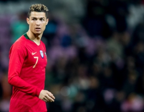 Cristiano Ronaldo nago?! Pikarz opublikowa zdjcie z wanny, w ktrej jest razem z... dziemi