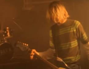 Kurt Cobain gra na niej w teledysku do Smells Like Teen Spirit. Teraz gitara trafi na aukcj