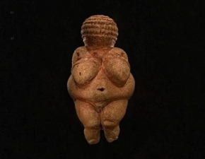 Wenus z Willendorfu: prehistoryczna figurka uznana przez Facebooka za pornografi!