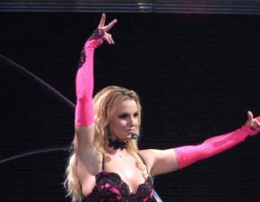 Britney Spears na odwanych kadrach pokazuje sporo ciaa 