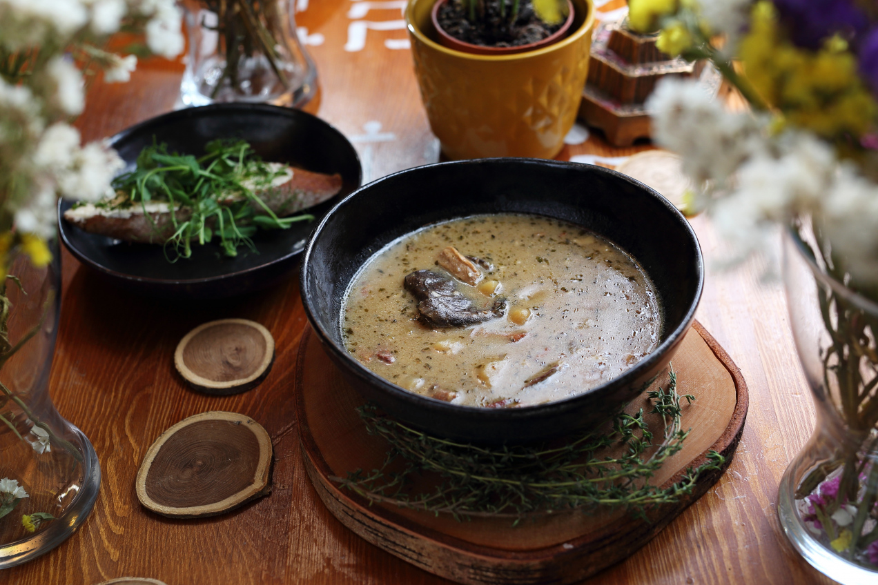 Japonka oceniła polskie zupy. Jedna szczególnie jej posmakowała