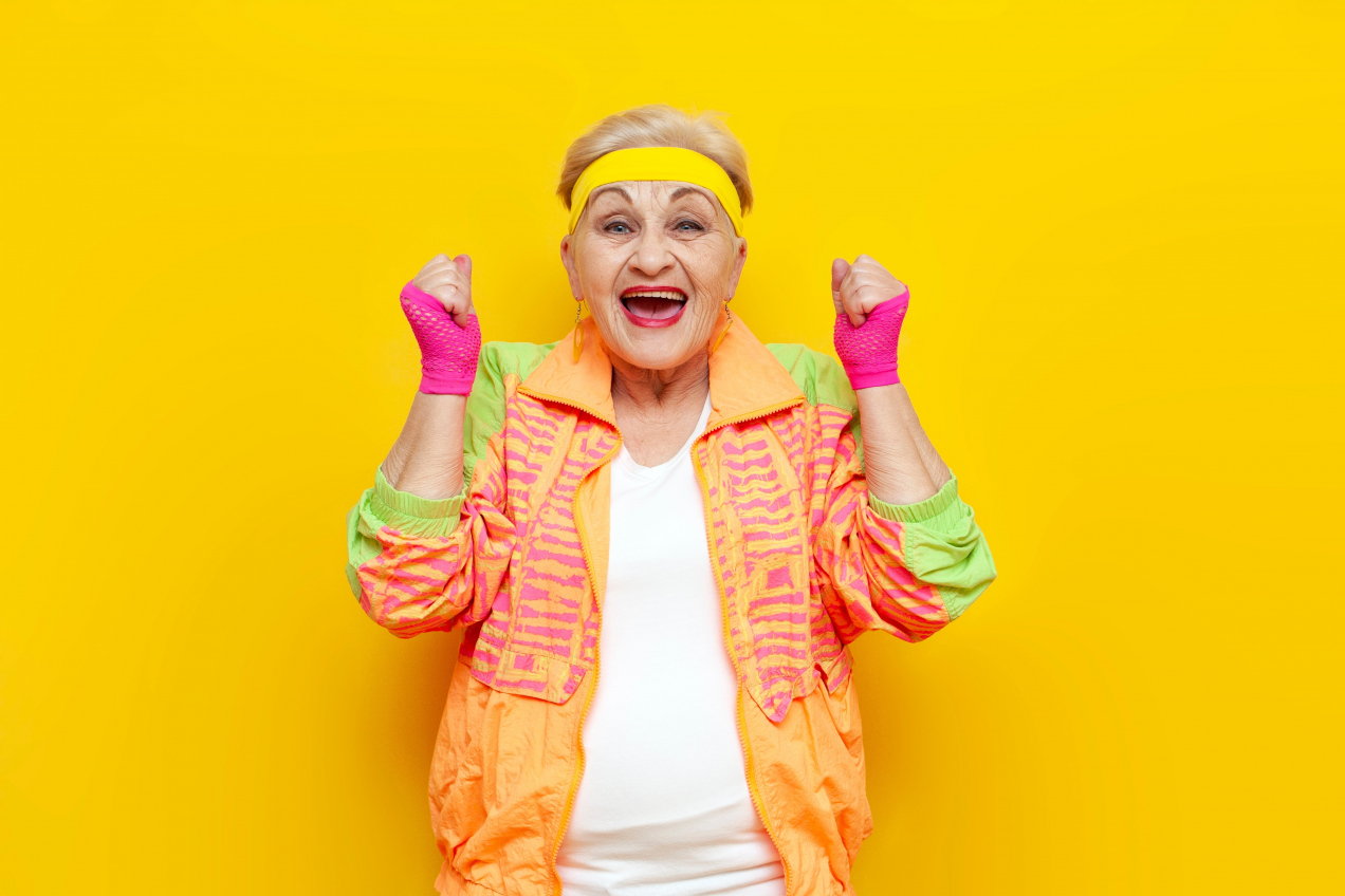 Jak zgubić tłuszcz z brzucha po 60.? To 3 najprostsze ćwiczenia. Kilogramy lecą w dół