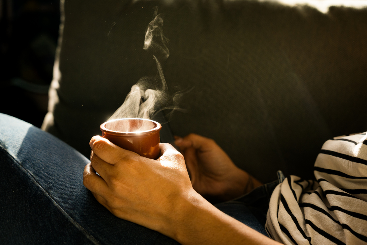 Pijesz kawę w ten sposób? Naukowcy potwierdzają: to genialny patent na pracę mózgu