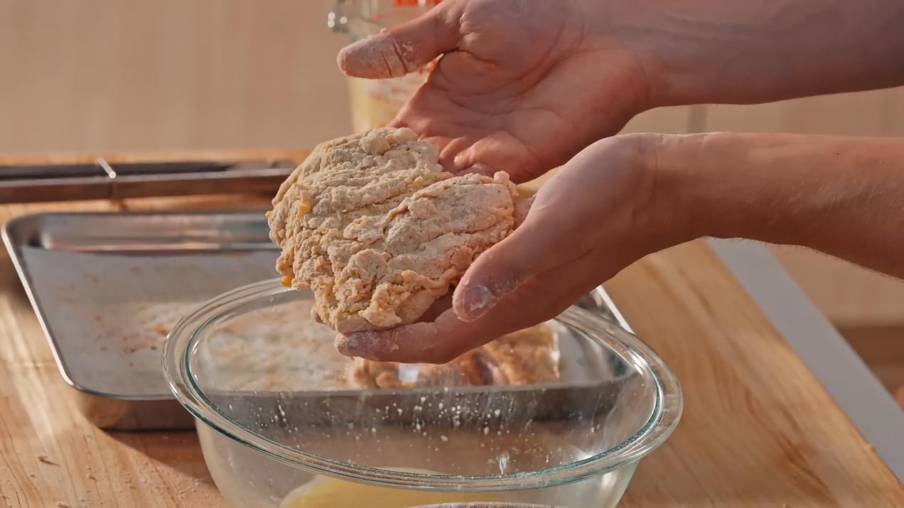 Panierka z bułki tartej odchodzi do lamusa. Teraz ten sposób króluje w kuchni