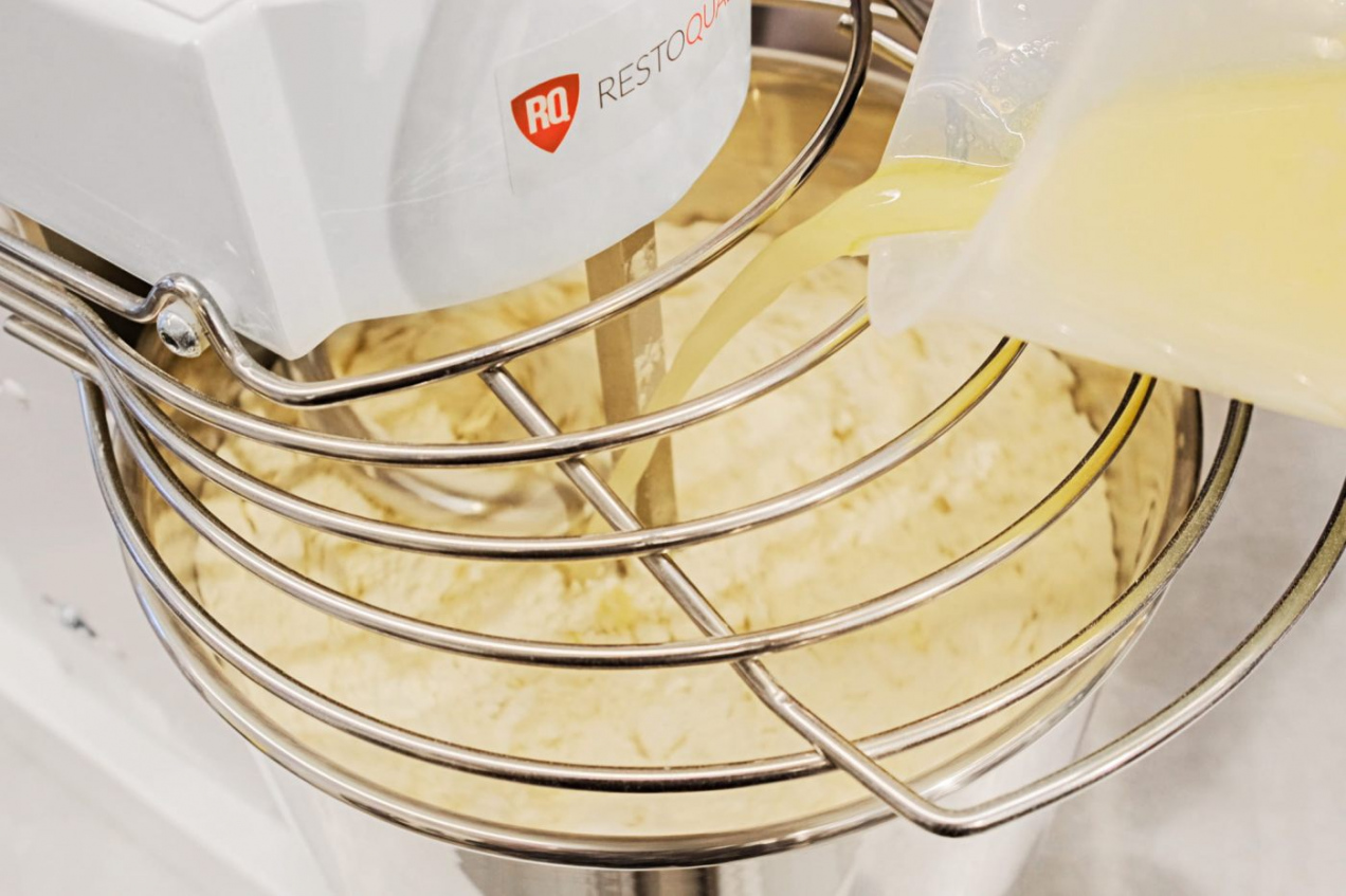 Pieczesz chleb albo robisz kremy? Ten mikser zrobi ogromną różnicę