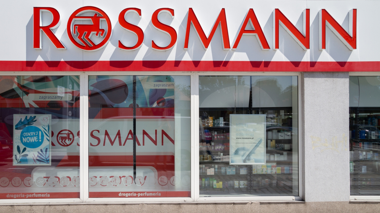W Rossmannie zaczęło się „1+1 gratis”. Klienci robią zapasy