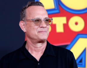 Tom Hanks wstydzi si swojej nowej fryzury. Pokaza, jak wyglda podczas przygotowa do roli