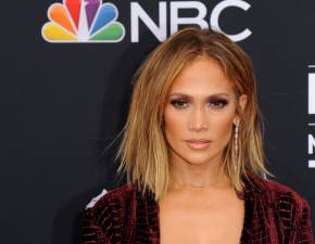 Jennifer Lopez zachwyca w skpym bikini. Fani nie wierz, e gwiazda ma 54 lata! FOTO 