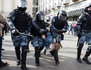 Rosja masowo aresztuje swoich obywateli! Antywojenne manifestacje w rosyjskich miastach