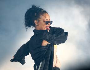 Rihanna zostanie gwiazd przyszorocznego Super Bowl. Ceny biletw poszyboway w gr!