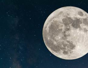 Krwawy Księżyc 2022 już niedługo! Kiedy wypada i co oznacza? 