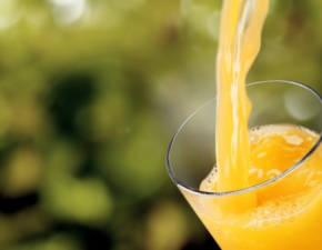 Przeterminowany napj pomaraczowy zabi co najmniej 10 osb. Setki innych przebywaj w szpitalach 