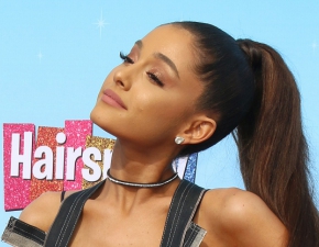 Ariana Grande pochwaliła się kreacją, w której miała wystąpić na Grammy 2019