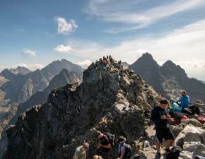 A trudno uwierzy w to, co turyci zostawiaj wysoko w Tatrach! Leniczy apeluje WIDEO