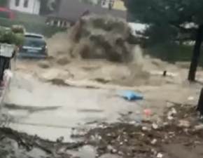 Dramatyczne skutki nawałnic. Powódź błyskawiczna w Rabce-Zdroju WIDEO