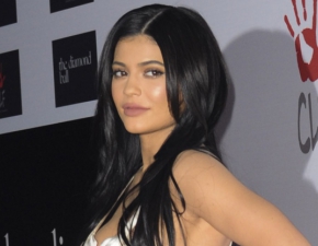 Kylie Jenner przesadzia? Celebrytka odsonia biust w odwanej stylizacji