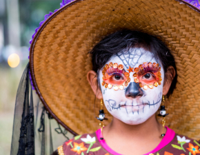 Da de Muertos. Meksykaski Dzie Zmarych. Jak rozumie malowanie trupich czaszek z okazji religijnego wita?