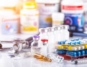 Te leki będą refundowane! Minister zdrowia, Adam Niedzielski ogłasza listę z 103 wprowadzonymi zmianami