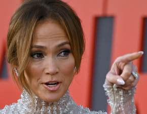 Jennifer Lopez ubraa si identycznie jak Iga witek. Woya synn czerwon sukienk FOTO