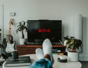Netflix usuwa kolejne lubiane pozycje. Co zniknie z platformy jeszcze w listopadzie?