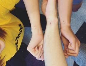 Selena Gomez wytatuowaa sobie rednik. Wiele osb ma taki tatua - co oznacza?