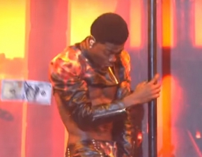 Wielka wpadka na koncercie Lil Nas X. Spodnie rapera nie wytrzymay! WIDEO