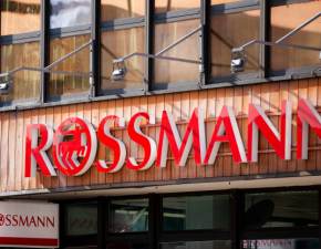 Rossmann - nowa gazetka. Kultowe kosmetyki teraz za pdarmo