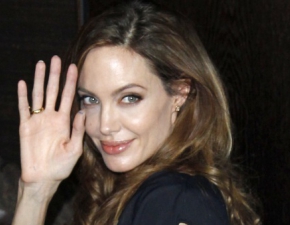 Angelina Jolie chce puścić Brada Pitta w skarpetkach? Napisał, że jest mściwa
