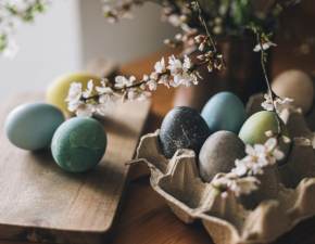 5 domowych sposobw na barwienie wielkanocnych jajek!
