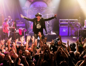 Miesic darmowych biletw w RMF FM: Dzisiaj rozdamy bilet na koncert Guns N Roses!