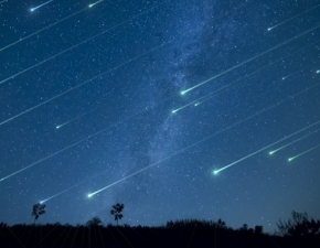 Spadajce gwiazdy - 2021. Kiedy obserwowa deszcz meteorw? Kosmiczny spektakl ju wkrtce! AKWARYDY - lipiec 2021