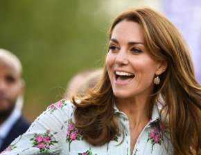 Księżna Kate zachwyca urodą! Na najnowszym nagraniu żona księcia Williama ma na sobie naszyjnik o szczególnym znaczeniu 