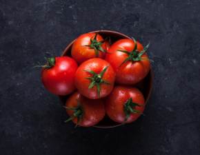 Z czym nie powinno si je pomidora? Te poczenia s bardzo niebezpieczne!