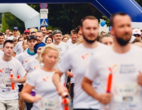 Pomaganie przez bieganie: Historie beneficjentw sztafety Poland Business Run