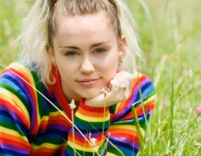 Inspired nowym singlem Miley Cyrus. Wzruszya nim miliony widzw One Love Manchester