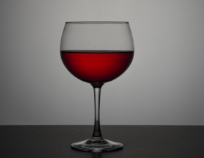 Kieliszek wina moe by korzystny dla naszych zbw?