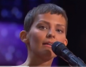 Uczestniczka Mam Talent wyznaa na scenie, e jest miertelnie chora. Jej wystp by niezwyky. Jeste niesamowita