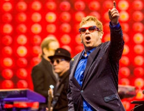 Elton John wypeni Oper Len po brzegi!