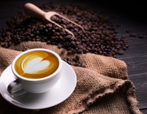 Pijesz kawę ten sposób? Możesz zaszkodzić swojemu zdrowiu!