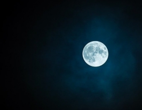 Pełnia Księżyca. LIPIEC 2020. Gdzie i kiedy oglądać Pełnię Koźlego Księżyca?